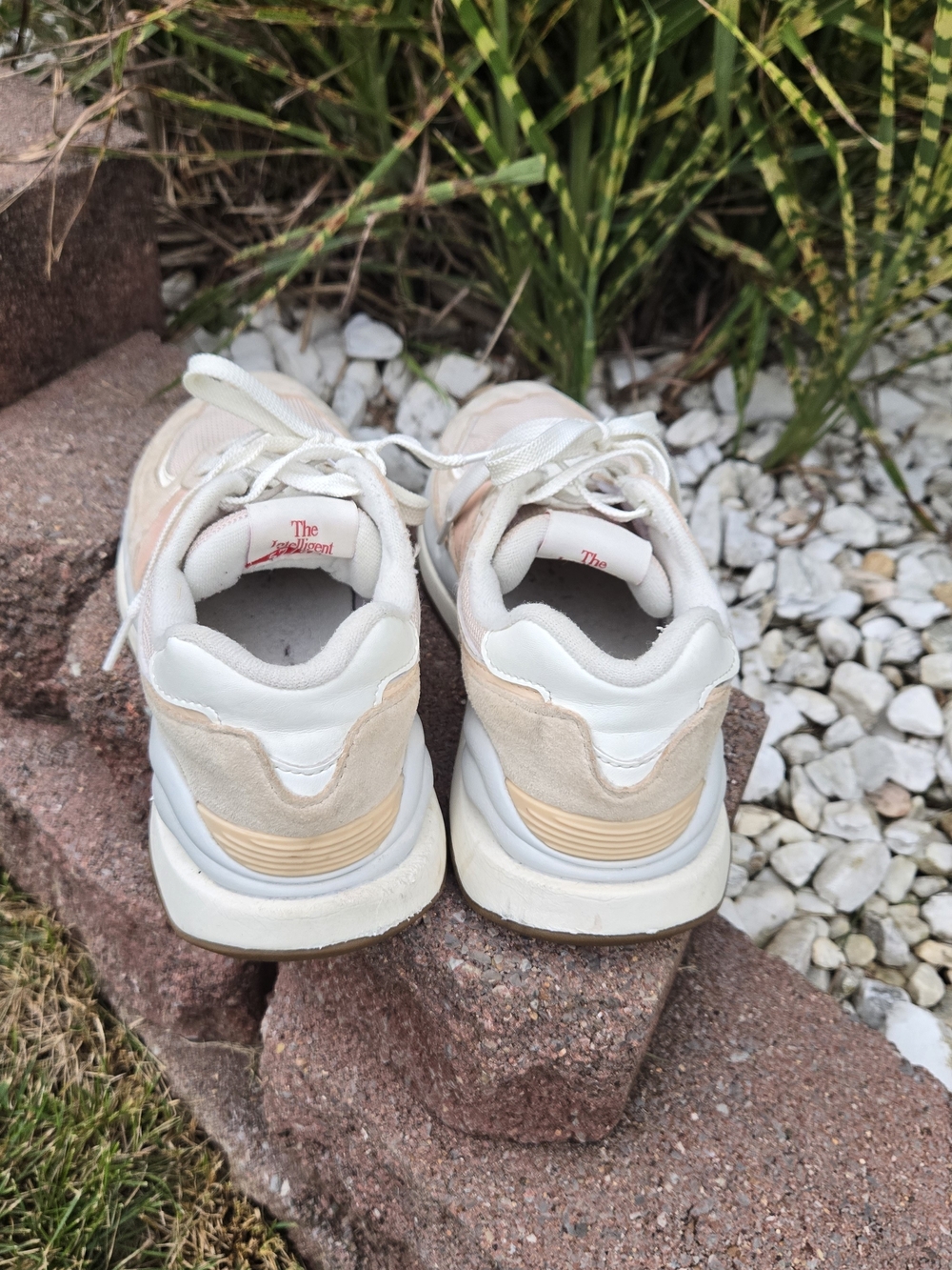 New Balance 57/40 Rose Water Dusty Pink Suede Sneakers W5740GVC Women's Size 8.5 - Picture 3 of 6